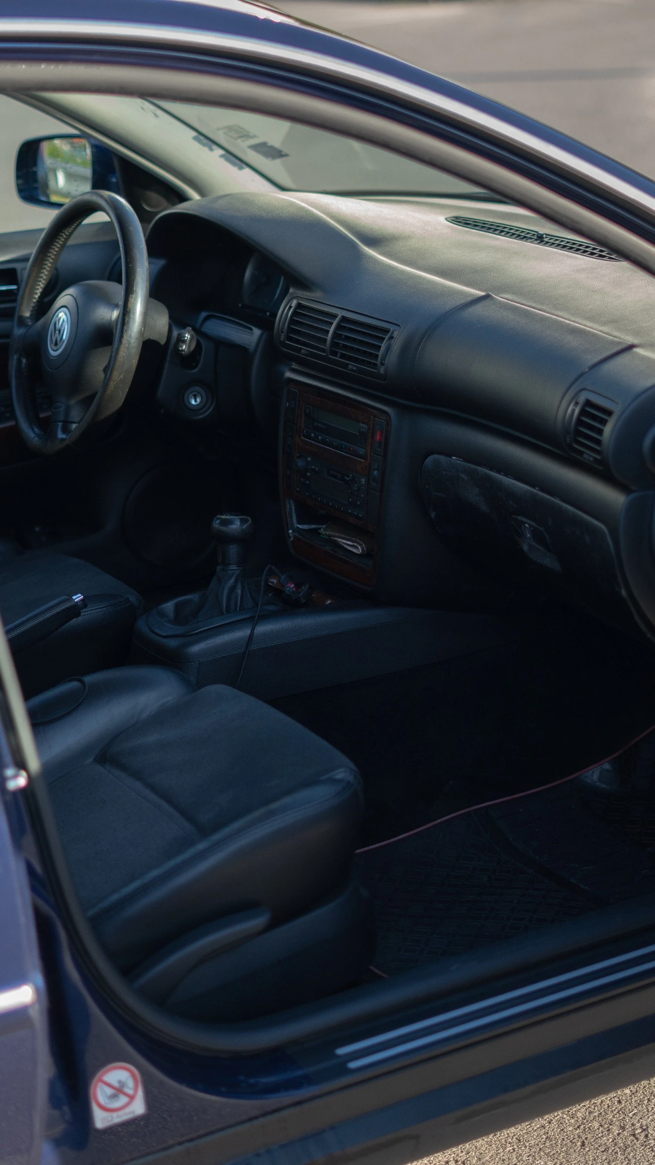 VW Passat 5.5 Highline 1.9 TDI, снимка 5 - Автомобили и джипове - 54443442