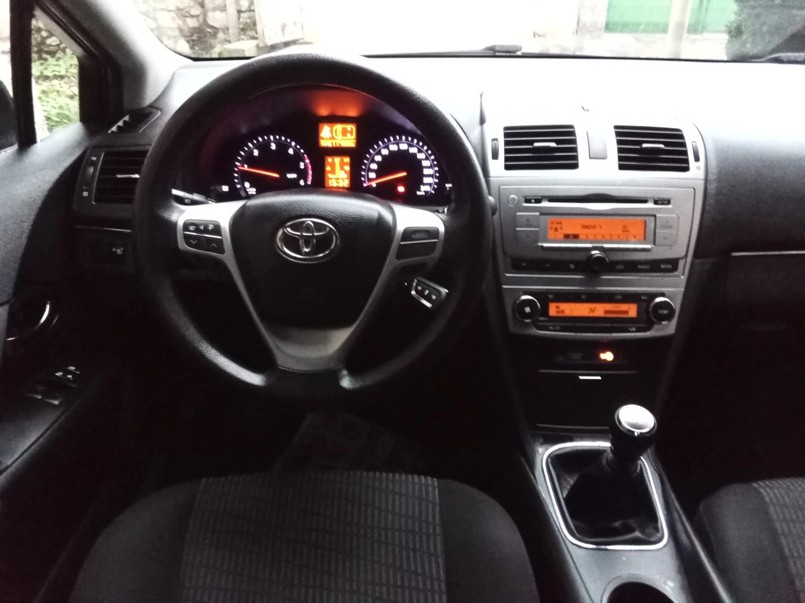 Toyota Avensis 2.0D4D-124kc. FACELIFT, снимка 9 - Автомобили и джипове - 54609246