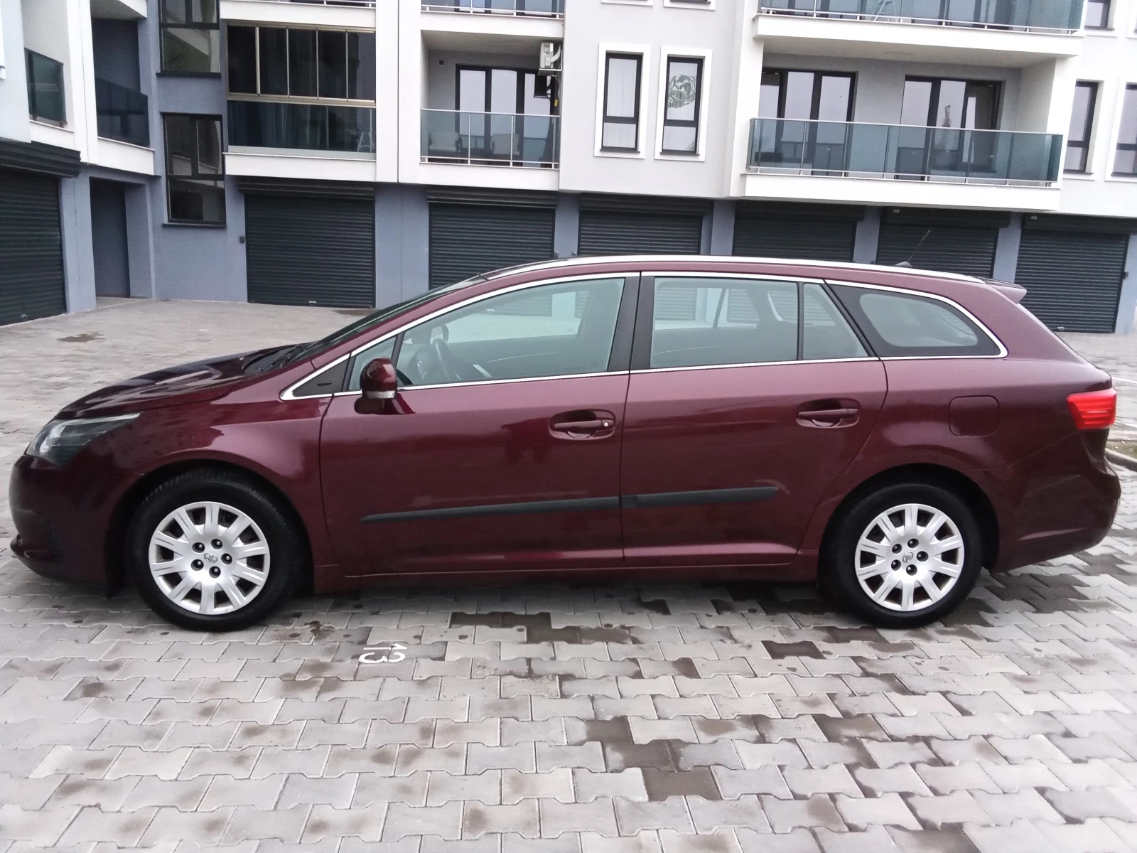 Toyota Avensis 2.0D4D-124kc. FACELIFT, снимка 4 - Автомобили и джипове - 54609246