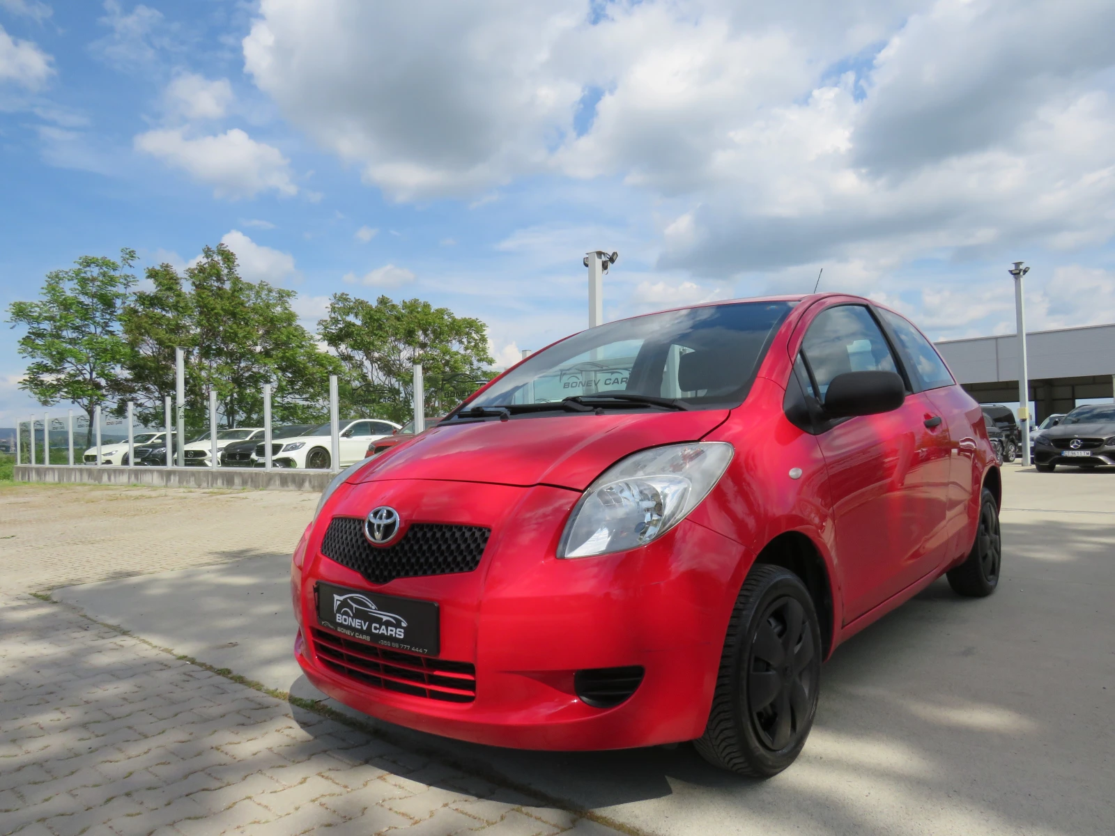 Toyota Yaris * * * 1.0i РЪЧКА* * * 