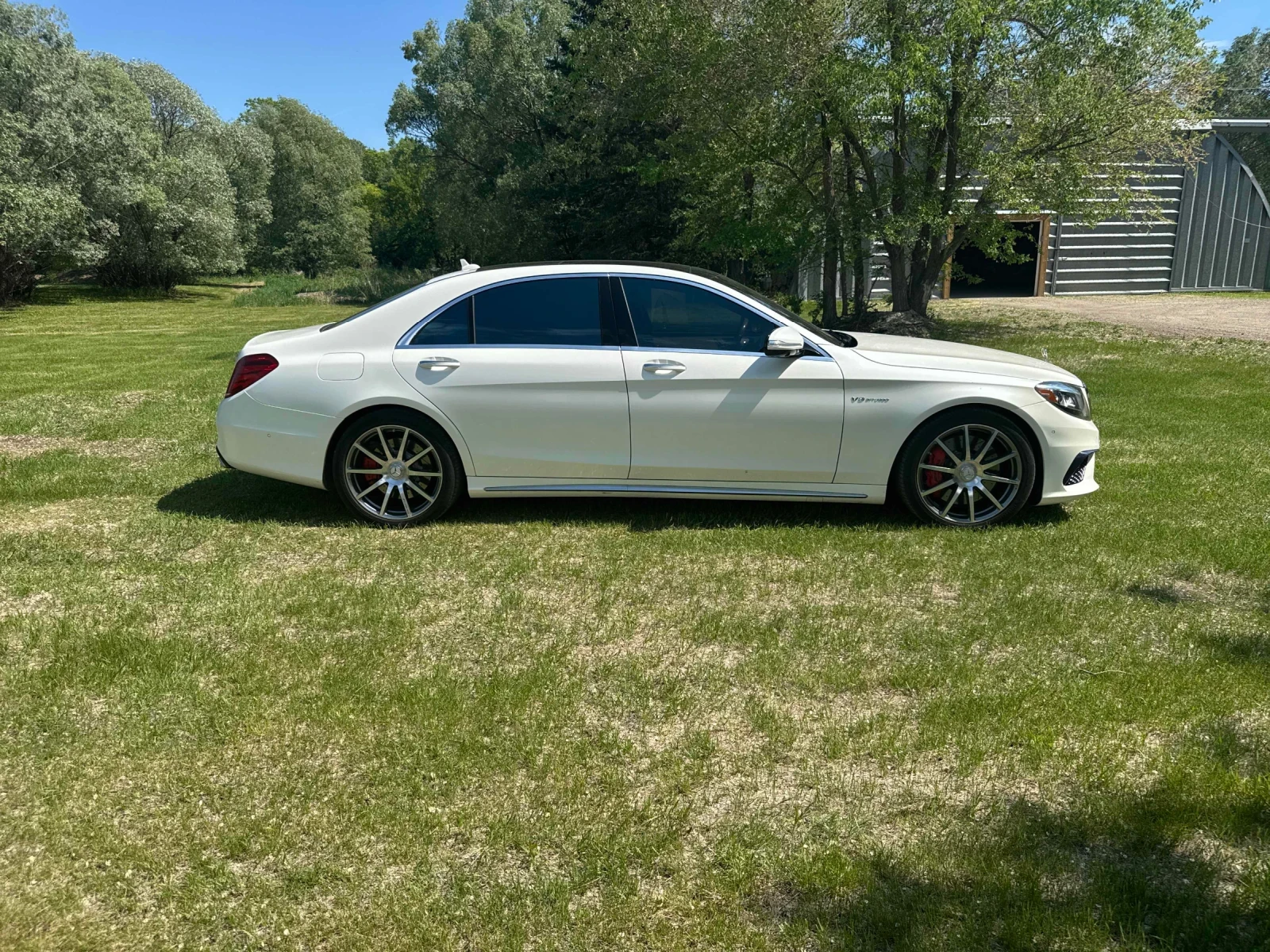 Mercedes-Benz S 63 AMG БЯЛА ПЕРЛА / УНИКАТ / CARFAX, снимка 3 - Автомобили и джипове - 54934119