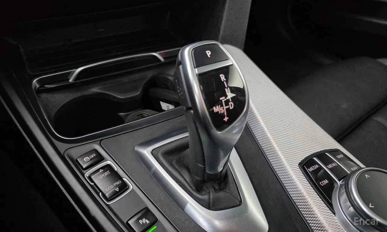 BMW 320 i* M* SPORT* ПОДГРЕВ* НАВИГАЦИЯ, снимка 8 - Автомобили и джипове - 54960781