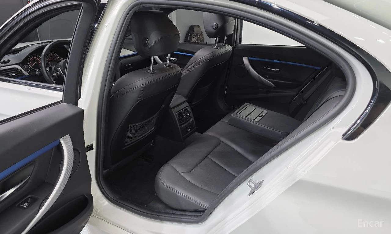 BMW 320 i* M* SPORT* ПОДГРЕВ* НАВИГАЦИЯ, снимка 11 - Автомобили и джипове - 54960781