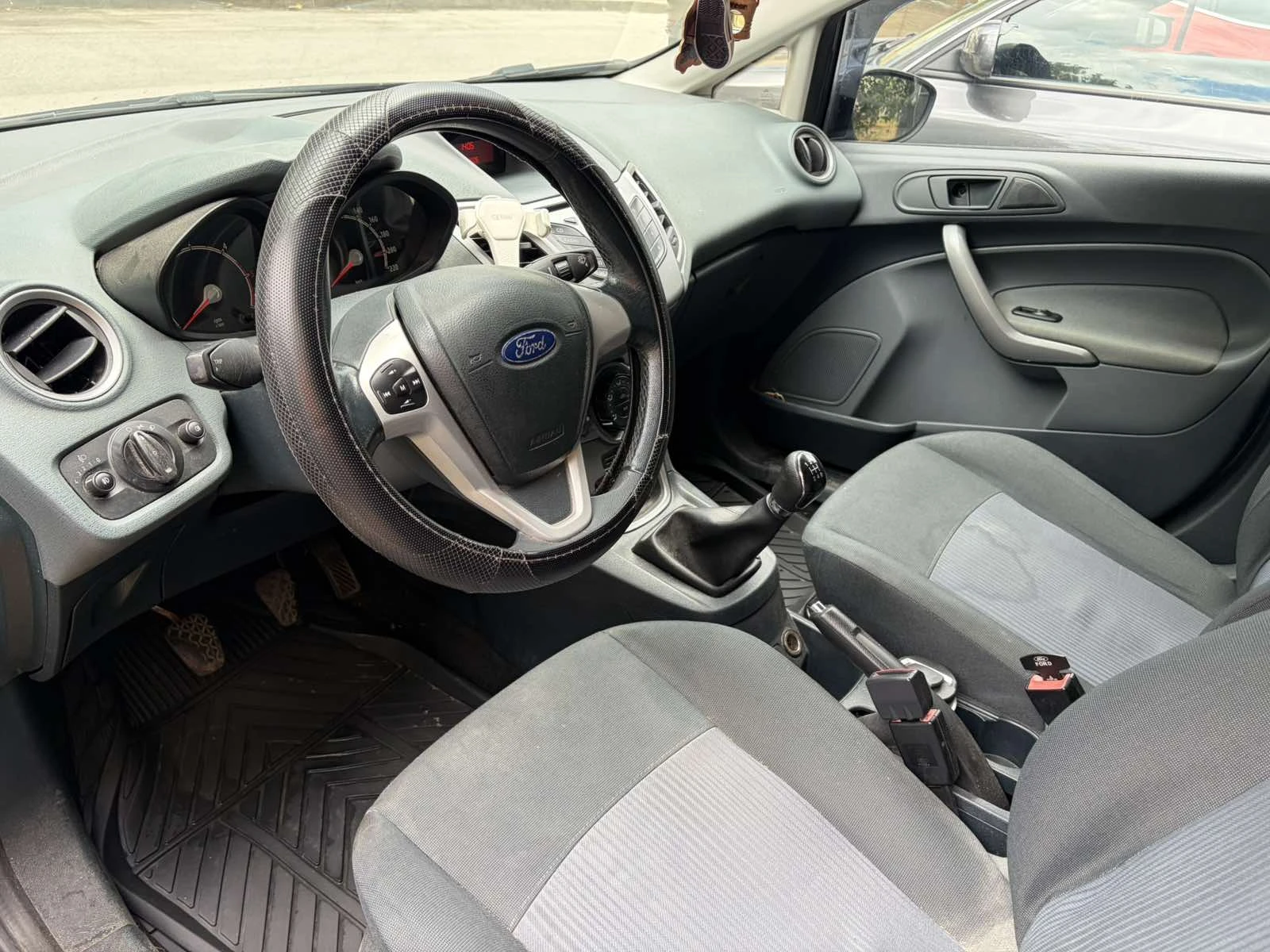 Ford Fiesta 1.4 TDCI, снимка 5 - Автомобили и джипове - 55316144