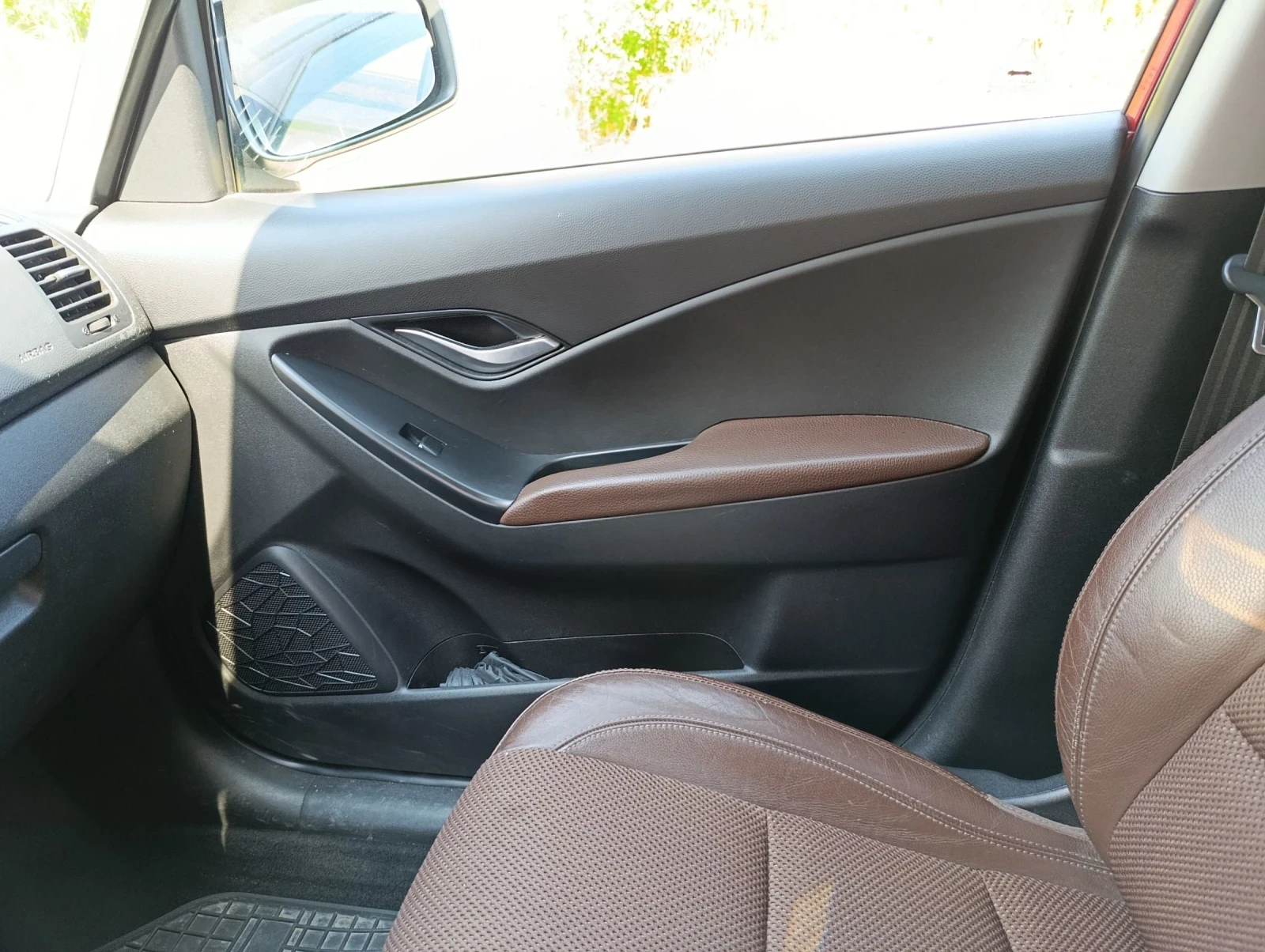 Hyundai Ix20 1.4 90k.c., снимка 3 - Автомобили и джипове - 55424255