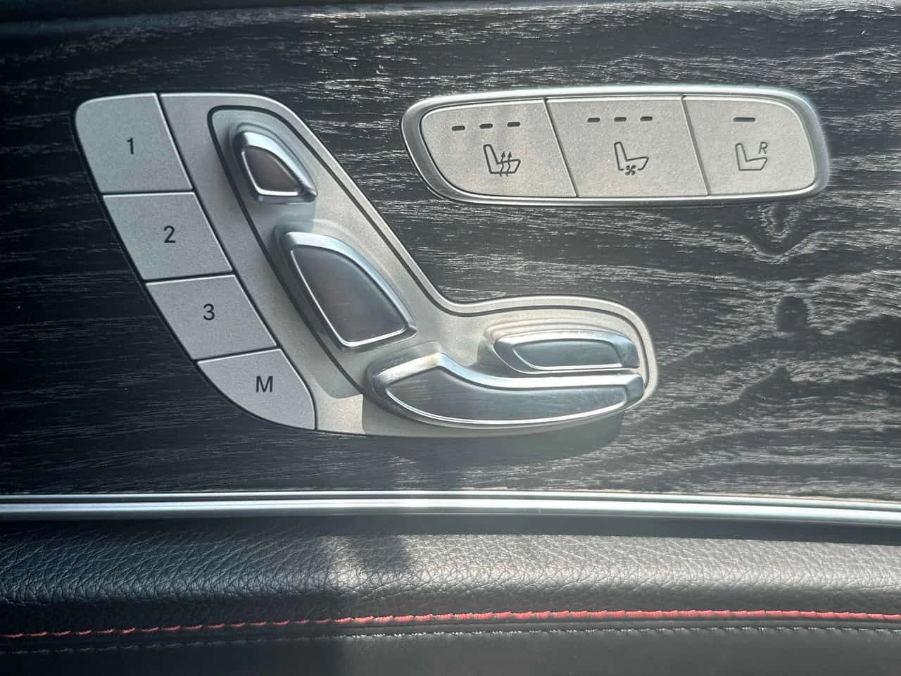 Mercedes-Benz E 43 AMG 4MATIC * AMG PACK* BURMESTER* ВЪЗДУХ* ОБДУХВАНЕ* , снимка 11 - Автомобили и джипове - 55661730
