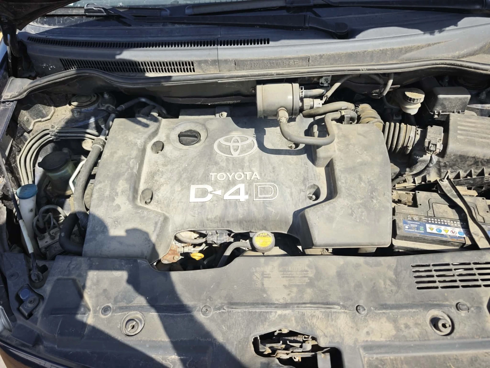 Toyota Corolla verso 2.0 D4D, снимка 6 - Автомобили и джипове - 55897411