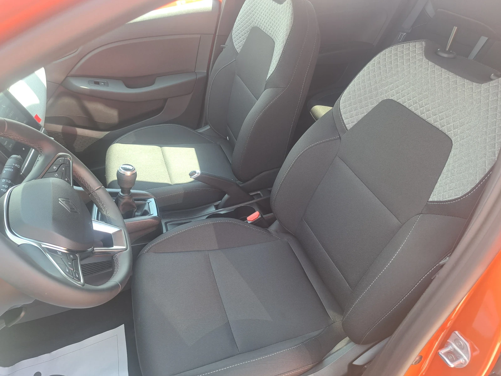 Renault Clio 1.0EURO6, снимка 11 - Автомобили и джипове - 56181667