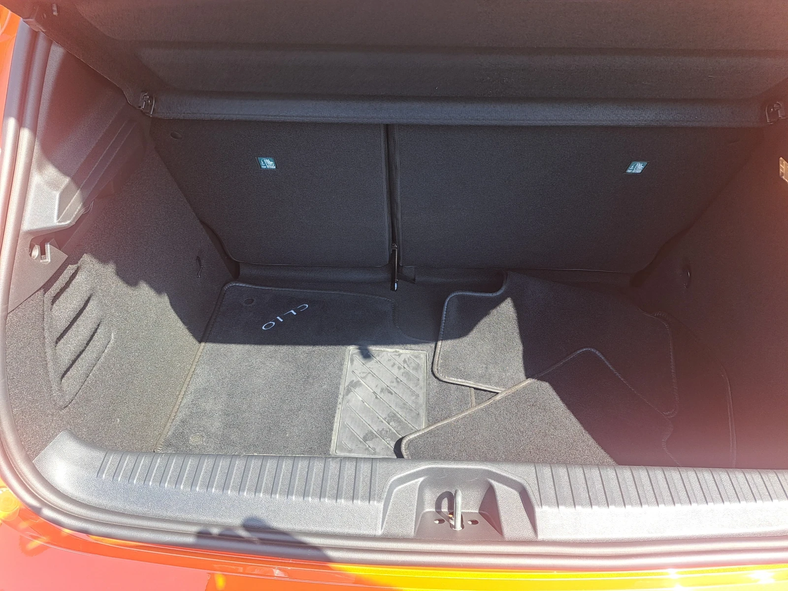 Renault Clio 1.0EURO6, снимка 12 - Автомобили и джипове - 56181667