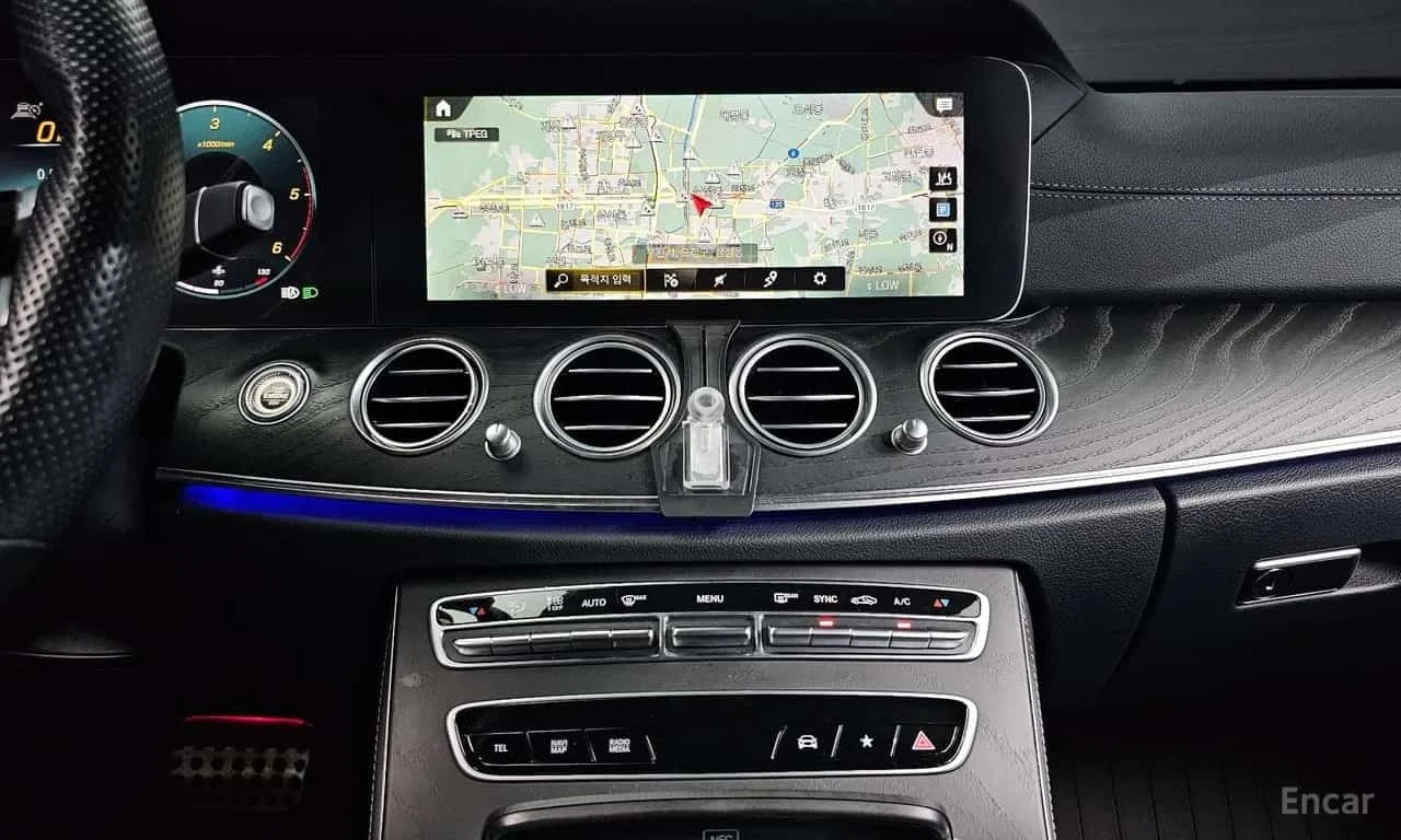 Mercedes-Benz E 220 d 4MATIC AMG Line / ���� �� �������� | Mobile.bg � ����������� 14