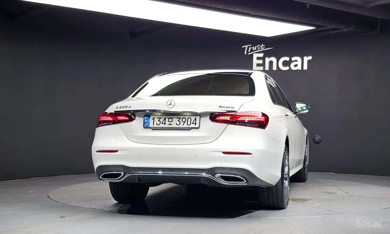 Mercedes-Benz E 220 d 4MATIC AMG Line / ���� �� �������� | Mobile.bg � ����������� 4