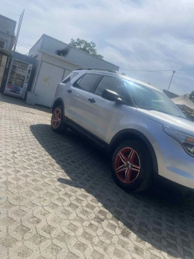  Ford Explorer