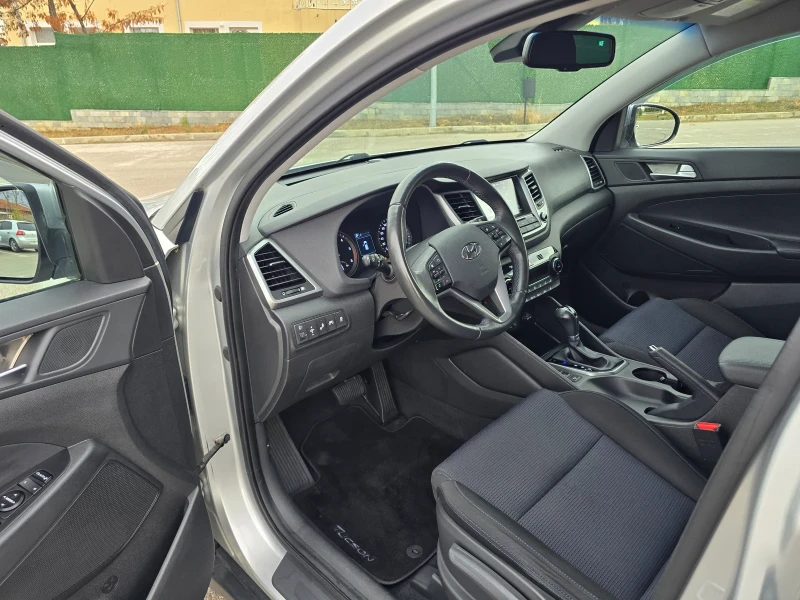 Hyundai Tucson 1.7 CRDI , снимка 9 - Автомобили и джипове - 48217238