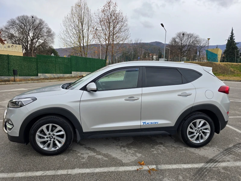 Hyundai Tucson 1.7 CRDI , снимка 4 - Автомобили и джипове - 48217238