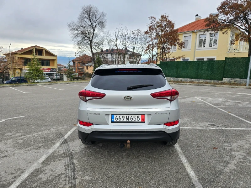 Hyundai Tucson 1.7 CRDI , снимка 8 - Автомобили и джипове - 48217238