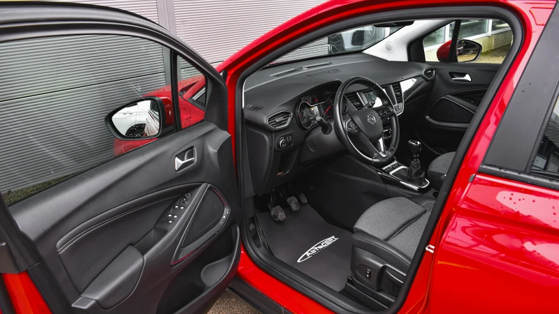 Opel Crossland X 1.2 Turbo Elegance, снимка 8 - Автомобили и джипове - 49790027