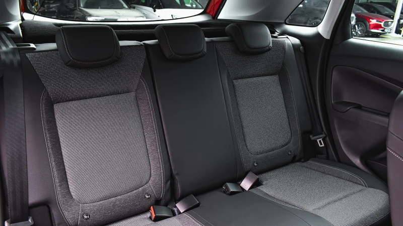 Opel Crossland X 1.2 Turbo Elegance, снимка 11 - Автомобили и джипове - 49790027