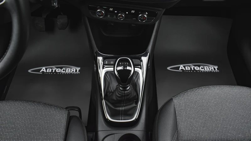 Opel Crossland X 1.2 Turbo Elegance, снимка 14 - Автомобили и джипове - 49790027