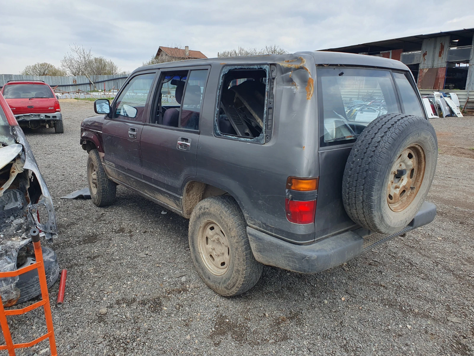 Isuzu Trooper 3.2i/на части  - изображение 3