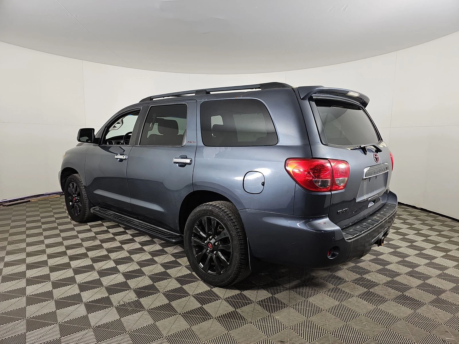 Toyota Sequoia PLATINUM* 5.7* V8* ПОДГРЕВ* КАМЕРА* КЕЙЛЕС - изображение 4
