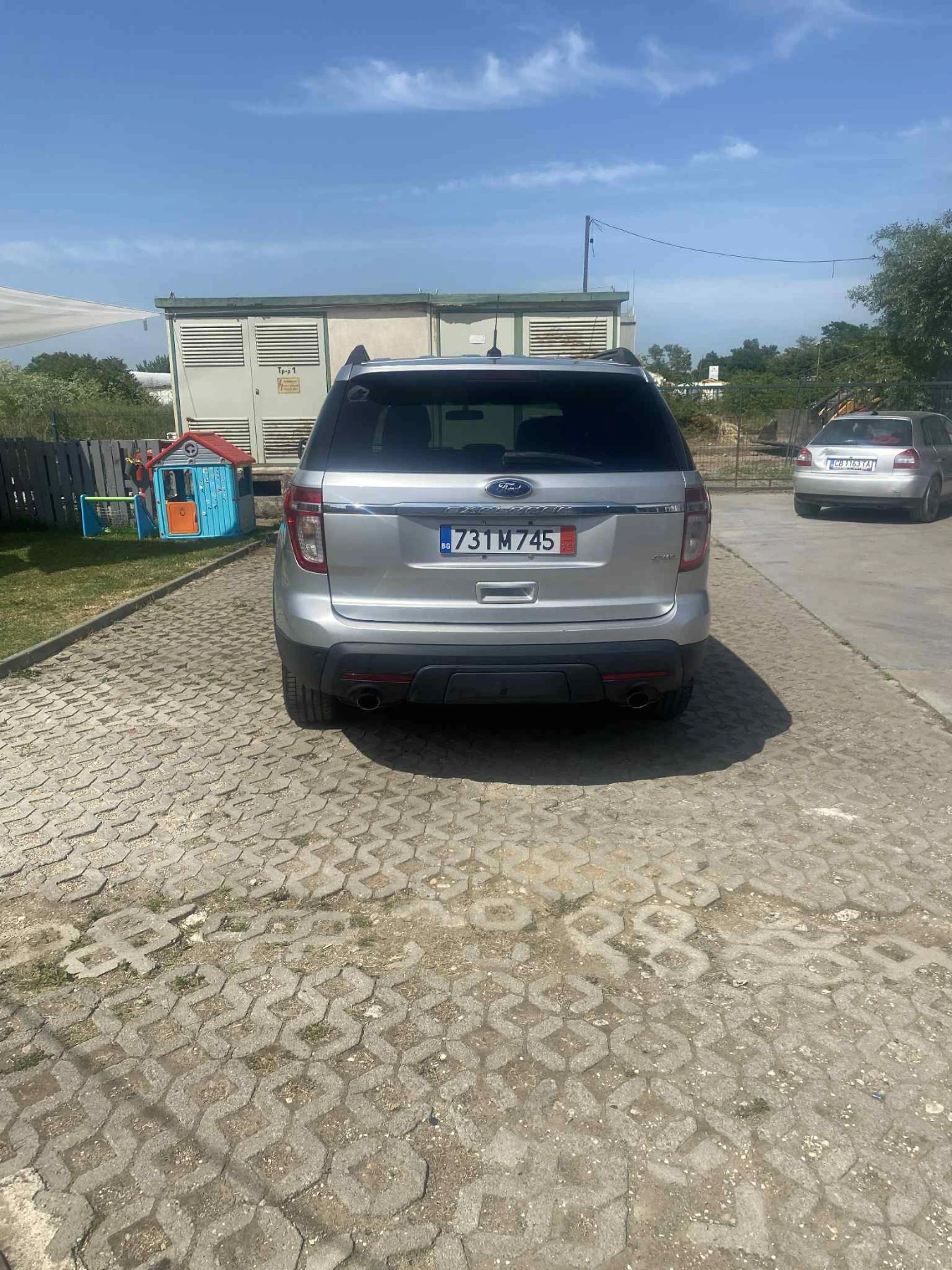 Ford Explorer 2011 - изображение 4