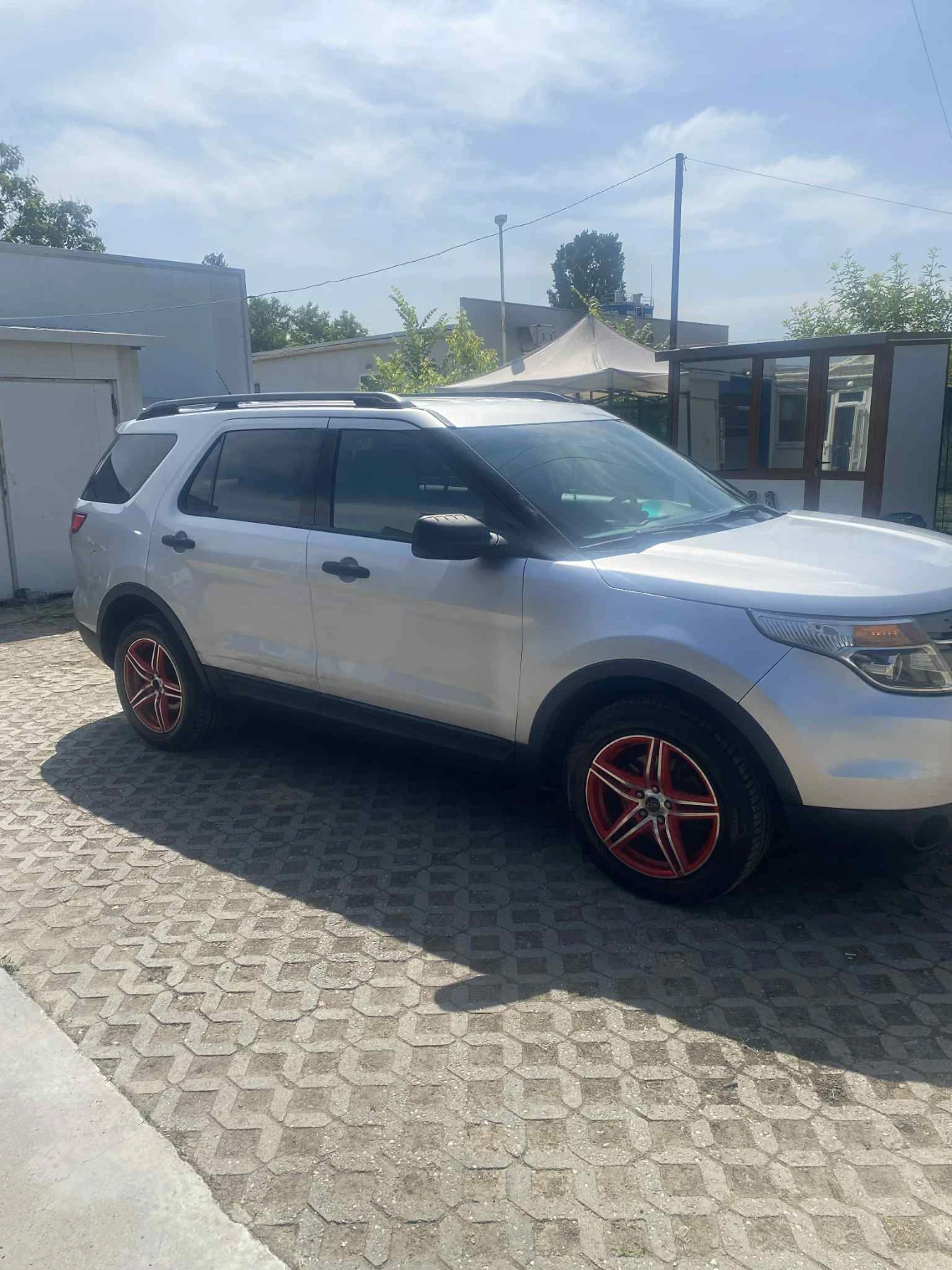 Ford Explorer 2011 - изображение 7