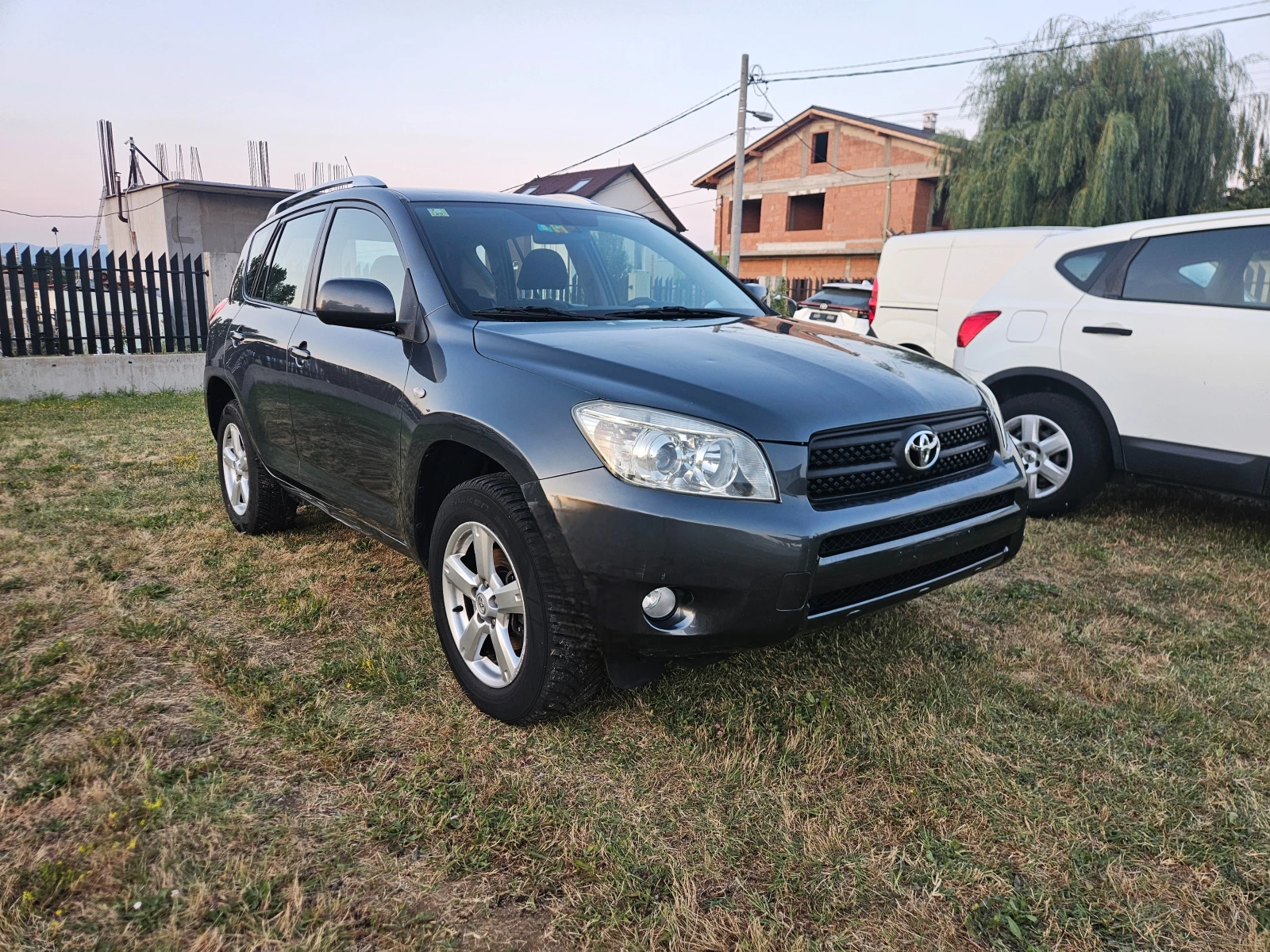 Toyota Rav4 2.2D4D  4х4  !!!  6ск!!! - изображение 2