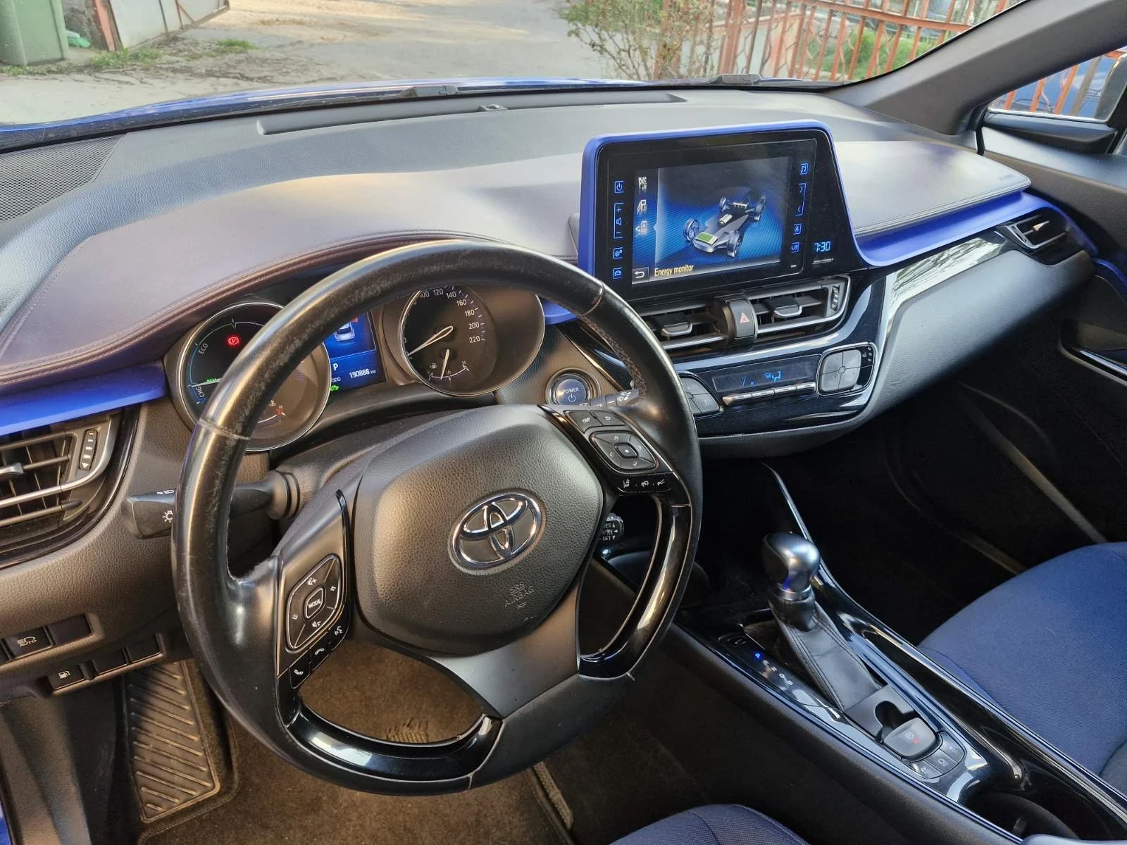 Toyota C-HR 1.8 Hybrid/ camera / navigation led euro6 - изображение 9