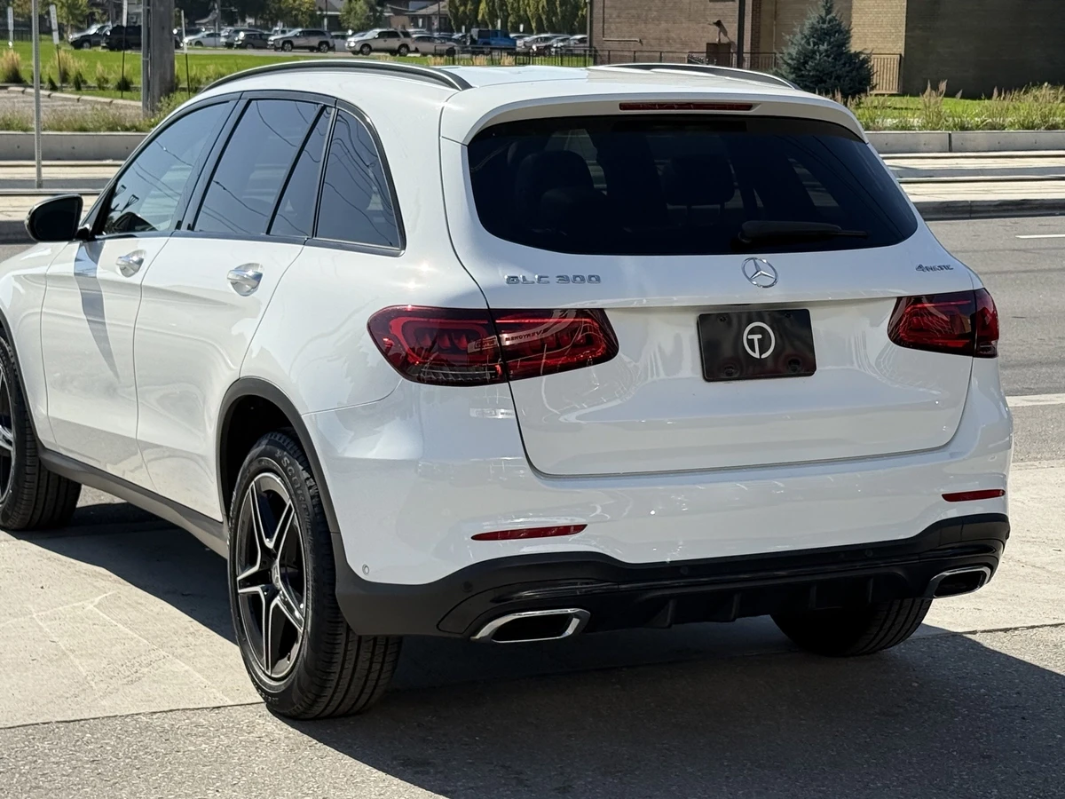 Mercedes-Benz GLC 300 4Matic 9G / AMG SPORT / PANO - изображение 4
