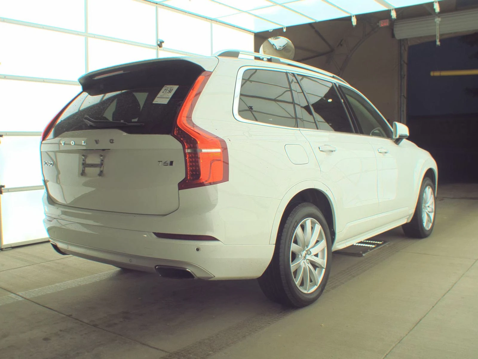 Volvo Xc90 T6 Momentum 7-Passenger/Pano/Keyless/Lane Assist  - изображение 4
