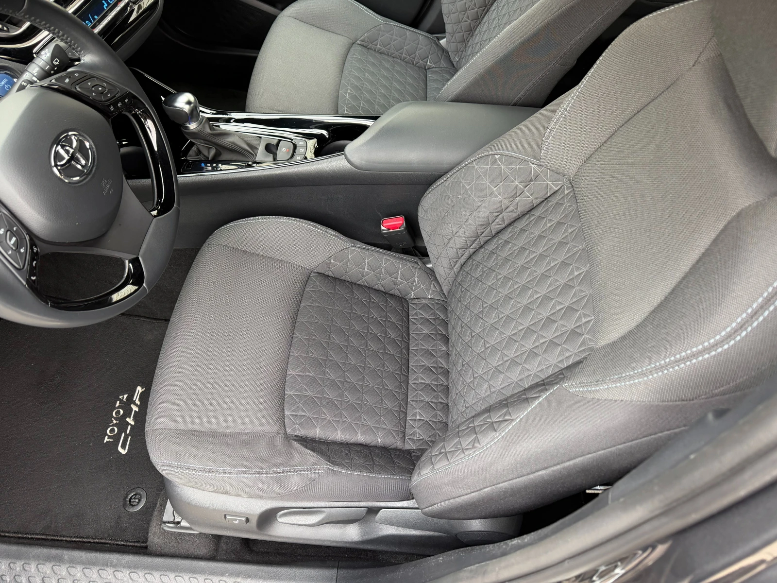 Toyota C-HR 2.0i* 184к* СЕРВИЗНА КНИЖКА С ПЪЛНА ИСТОРИЯ В ТОЙО - изображение 9