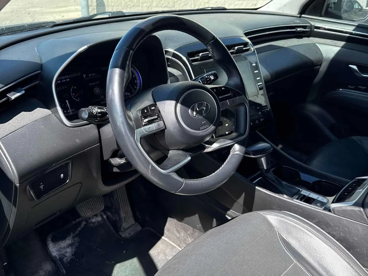Hyundai Tucson * Preferred * ПАНО * KEYLESS * ПОДГРЕВИ * CARFAX, снимка 14 - Автомобили и джипове - 54703052