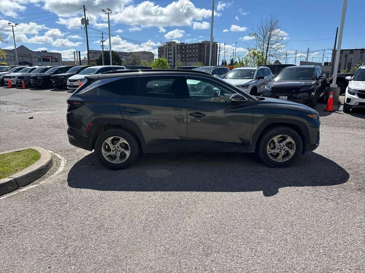 Hyundai Tucson * Preferred * ПАНО * KEYLESS * ПОДГРЕВИ * CARFAX, снимка 3 - Автомобили и джипове - 54703052