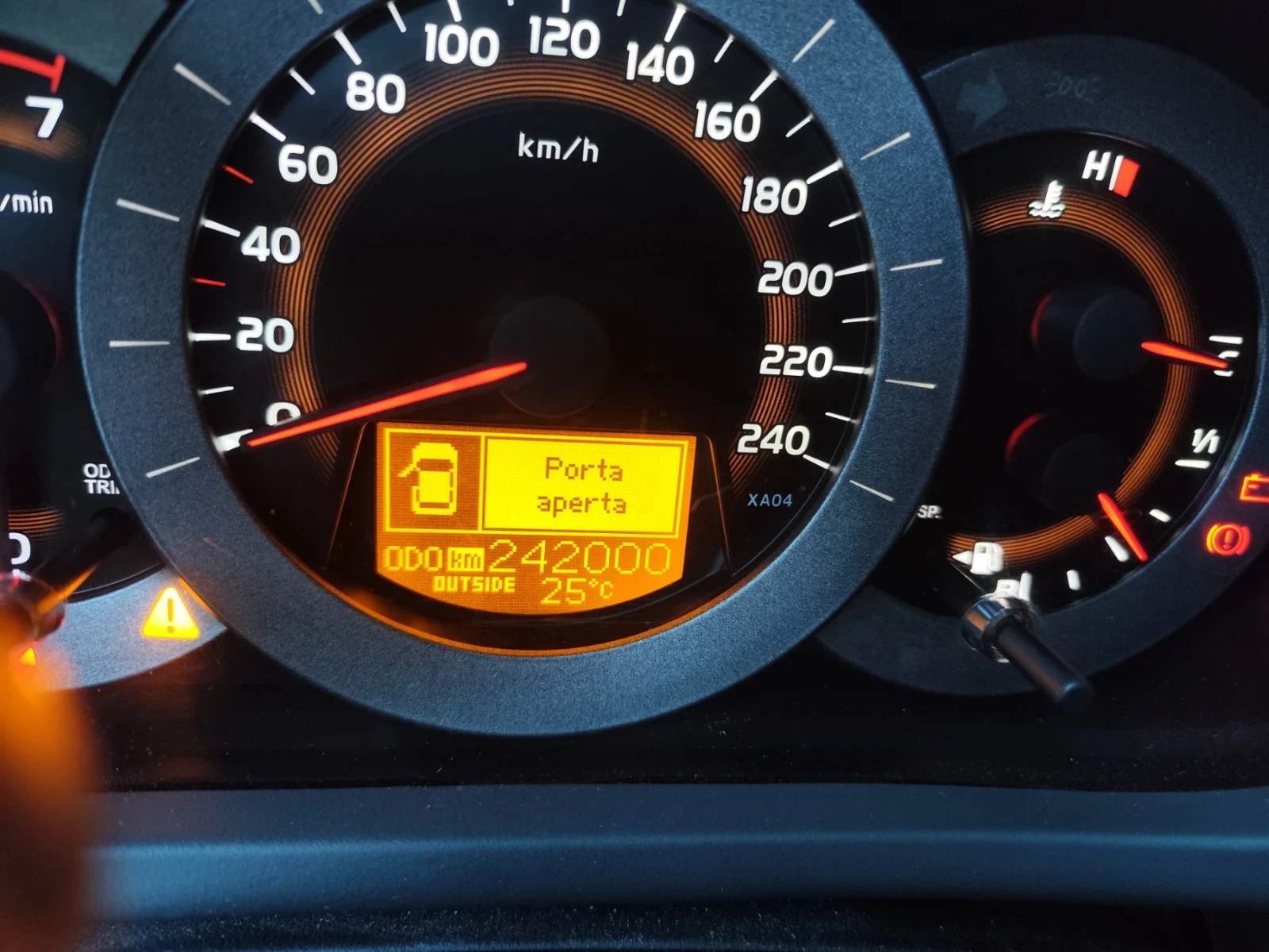 Toyota Rav4 2.2 D CAT 4x4, снимка 10 - Автомобили и джипове - 54840091
