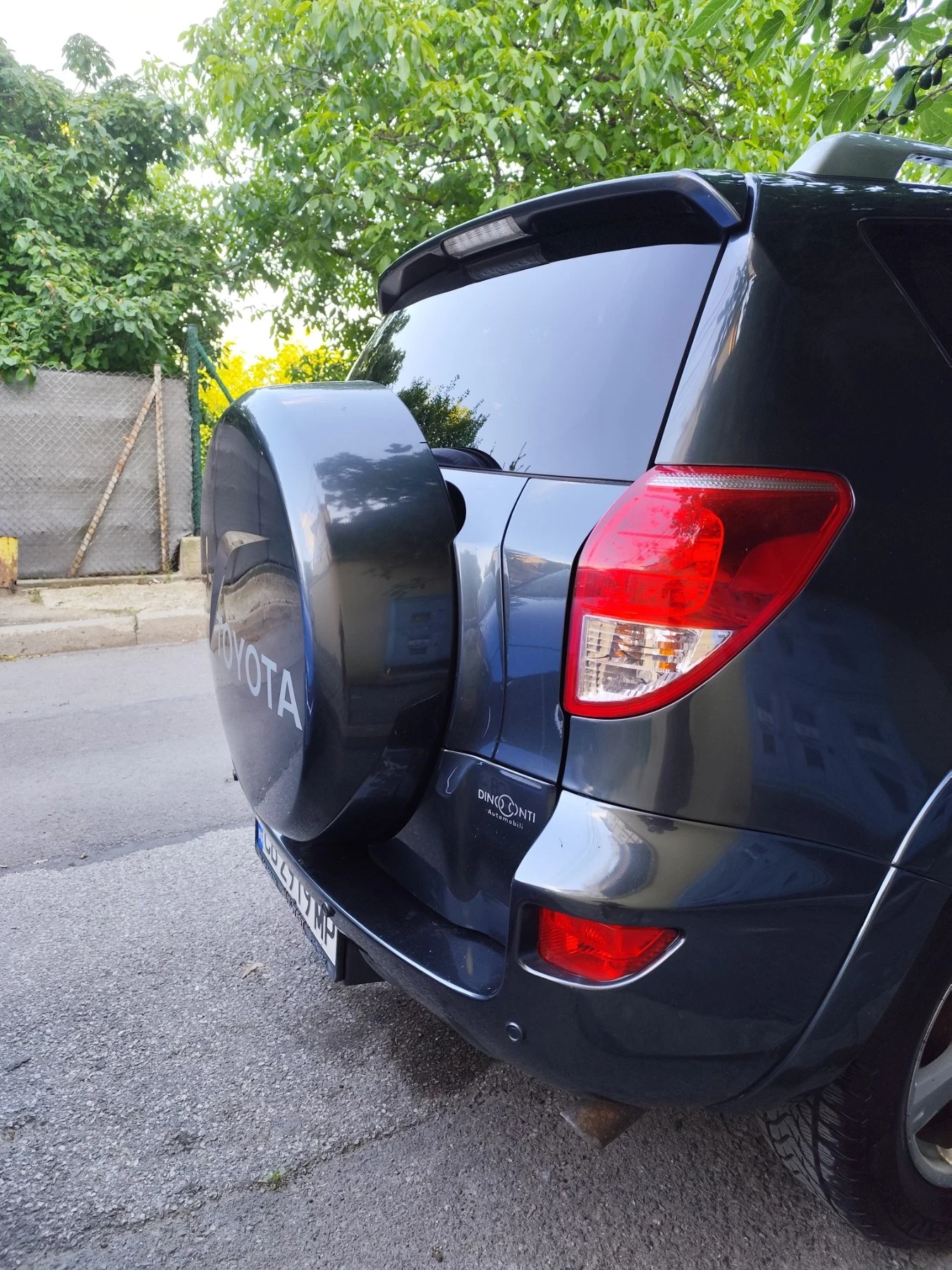 Toyota Rav4 2.2 D CAT 4x4, снимка 2 - Автомобили и джипове - 54840091