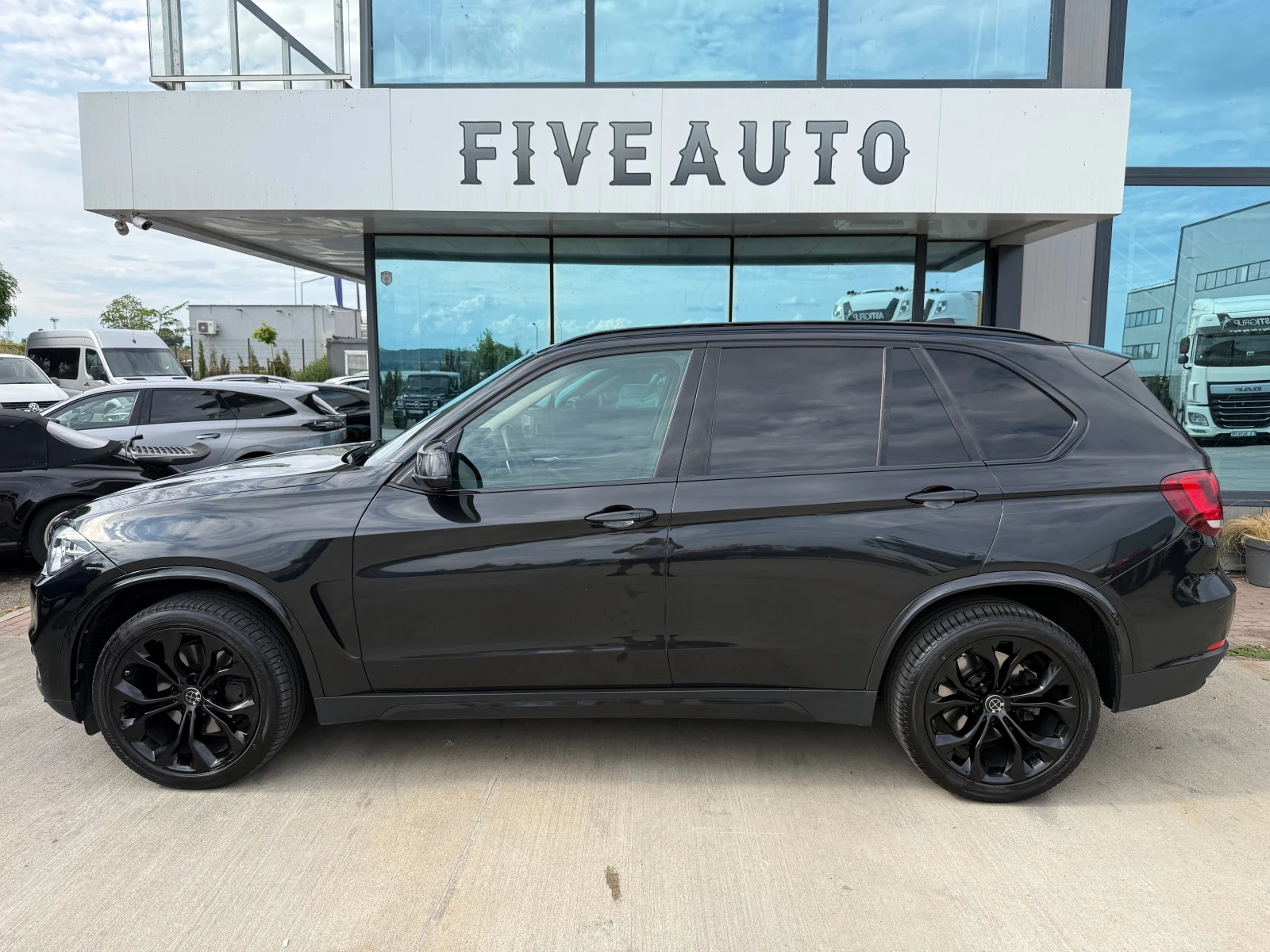 BMW X5 40D / Xdrive / Keyless / Head-up / Distronic / , снимка 4 - Автомобили и джипове - 55428085