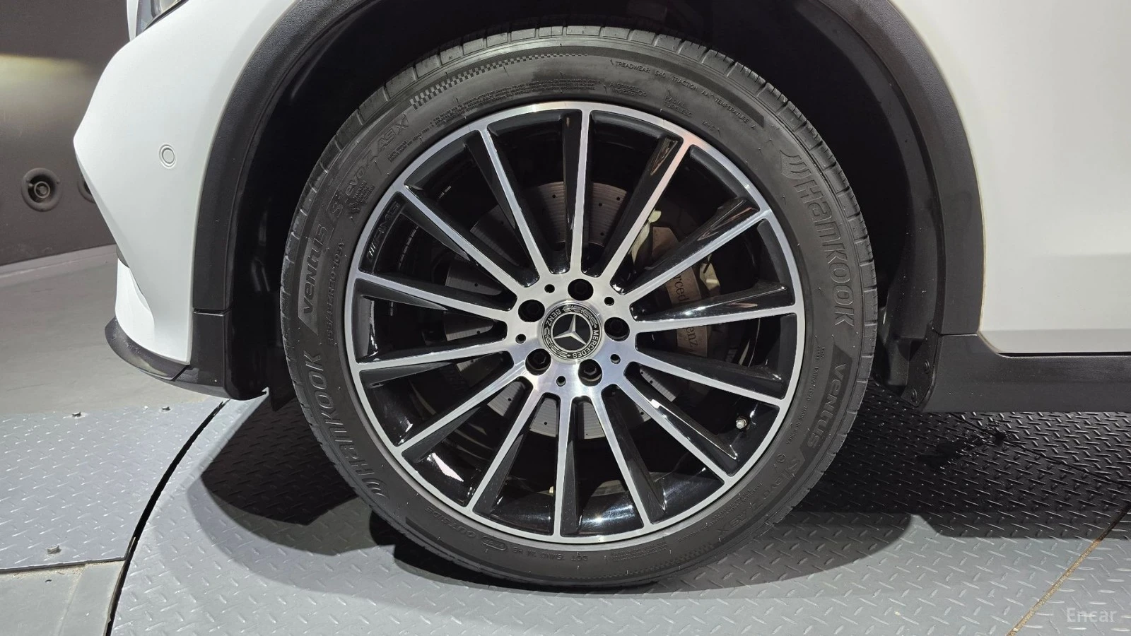 Mercedes-Benz GLC 300 4MATIC* AMG-LINE* 360* КАМЕРА* HEADUP* BURMESTER* , снимка 16 - Автомобили и джипове - 55612137
