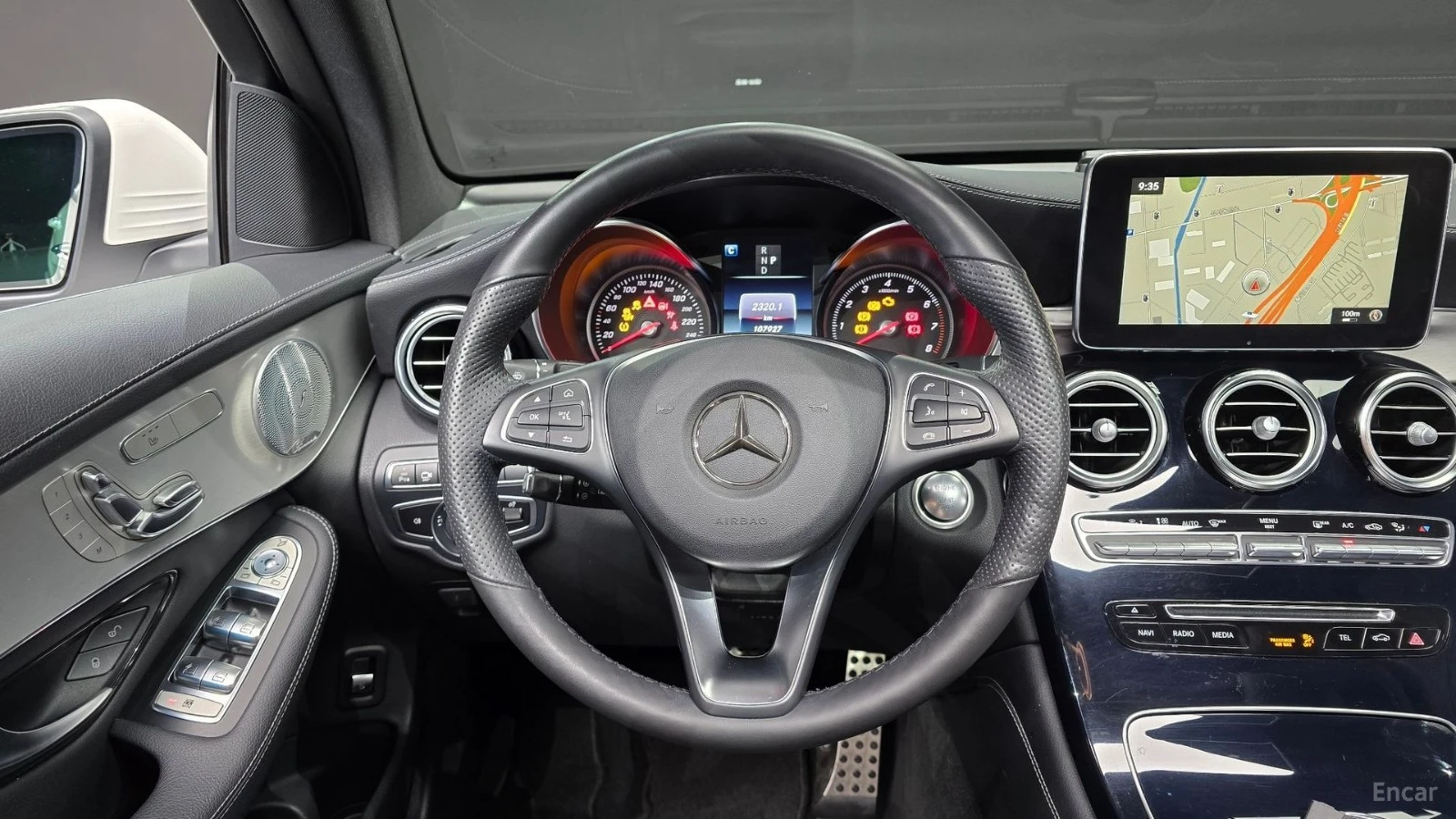 Mercedes-Benz GLC 300 4MATIC* AMG-LINE* 360* КАМЕРА* HEADUP* BURMESTER* , снимка 6 - Автомобили и джипове - 55612137