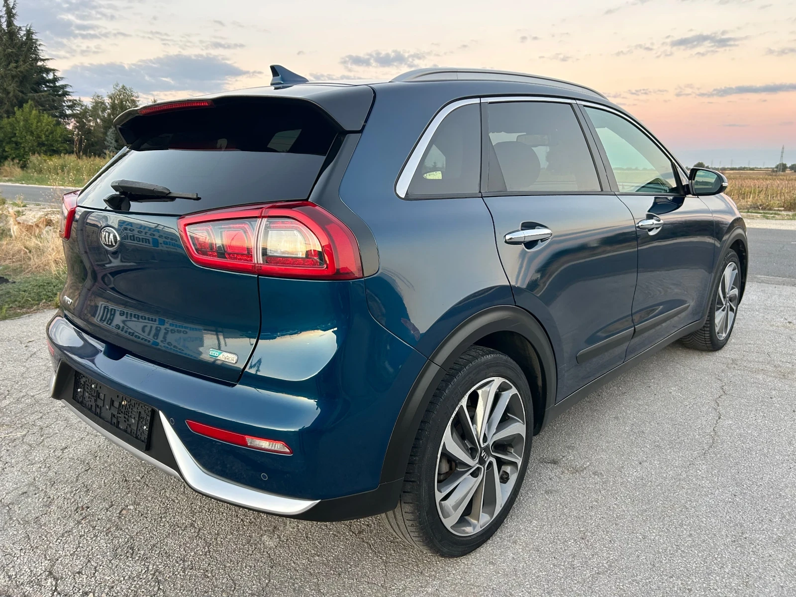 Kia Niro 1.6 Хибрид/Камера/Keyless, снимка 7 - Автомобили и джипове - 56334558