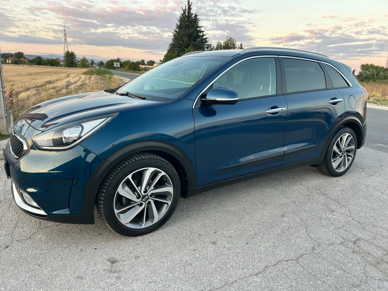 Kia Niro 1.6 Хибрид/Камера/Keyless, снимка 5 - Автомобили и джипове - 56334558