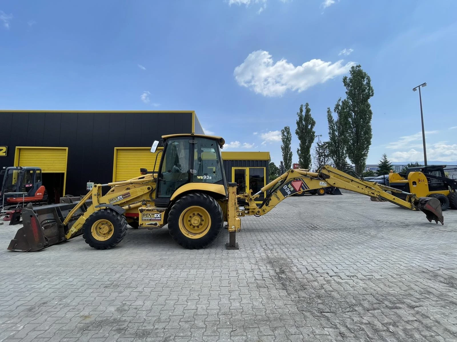 ����� Komatsu WB93R-5 9000 ��., 2007 �. | Mobile.bg � ����������� 5