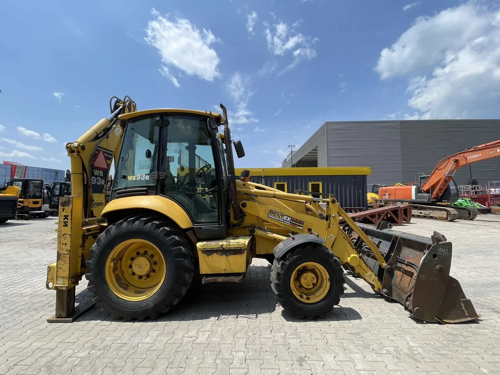 ����� Komatsu WB93R-5 9000 ��., 2007 �. | Mobile.bg � ����������� 2