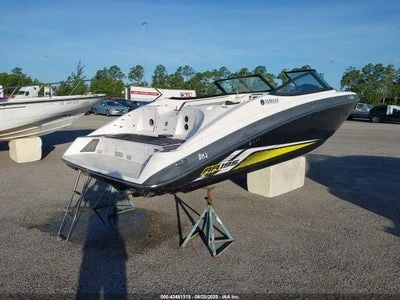 Лодка Yamaha AR 195 | ЦЕНА ДО БЪЛГАРИЯ | , снимка 4 - Воден транспорт - 54171563