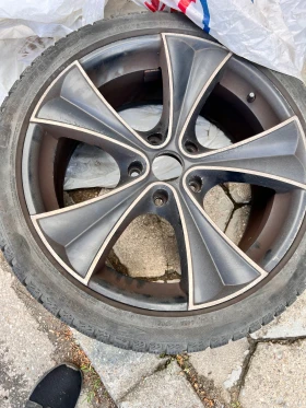        225/40R18