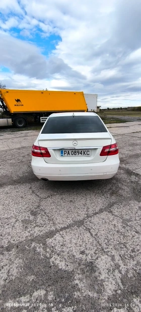 Mercedes-Benz E 200 Лимузина, снимка 7