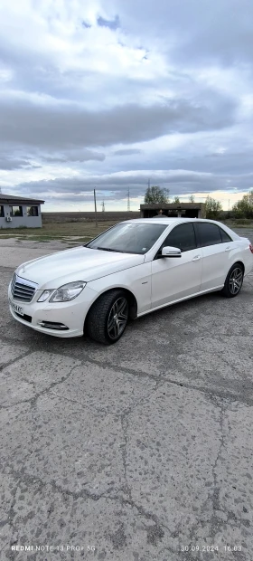 Mercedes-Benz E 200 Лимузина, снимка 2