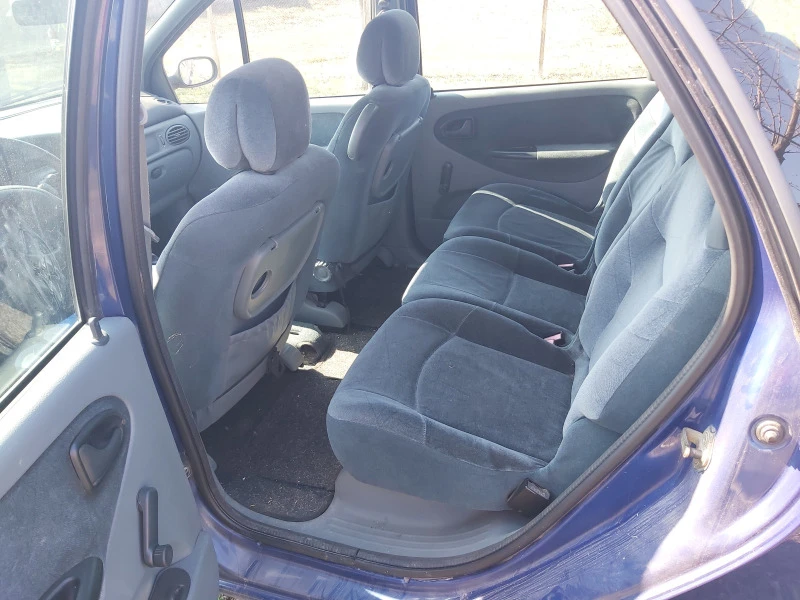 Renault Scenic, снимка 4 - Автомобили и джипове - 47480644