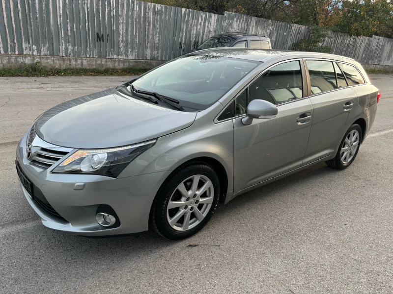 Toyota Avensis 1.8I Facelift, снимка 1 - Автомобили и джипове - 47656959