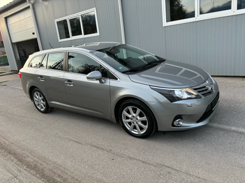 Toyota Avensis 1.8I Facelift, снимка 10 - Автомобили и джипове - 47656959