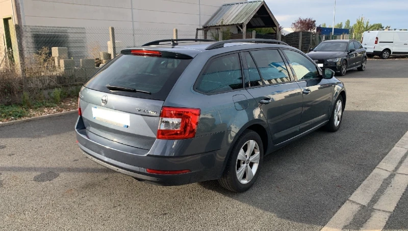 Skoda Octavia 1.6, обслужена/история, снимка 3 - Автомобили и джипове - 47597680